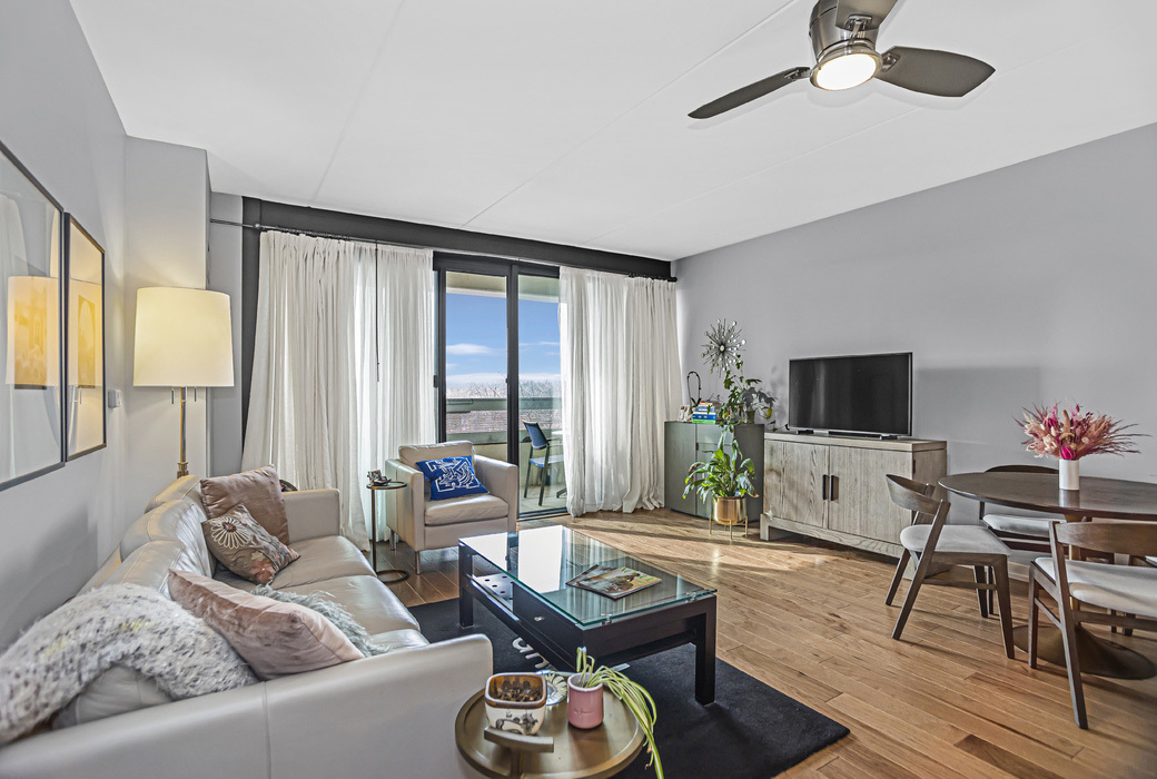 900 CHICAGO Avenue Unit: 415