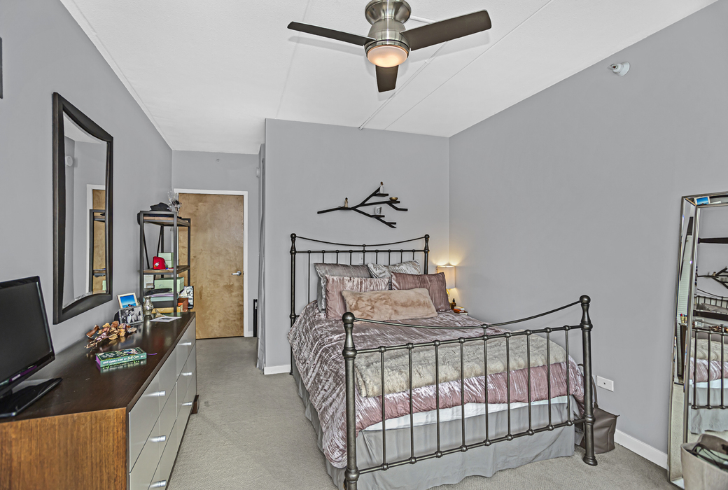 900 CHICAGO Avenue Unit: 415