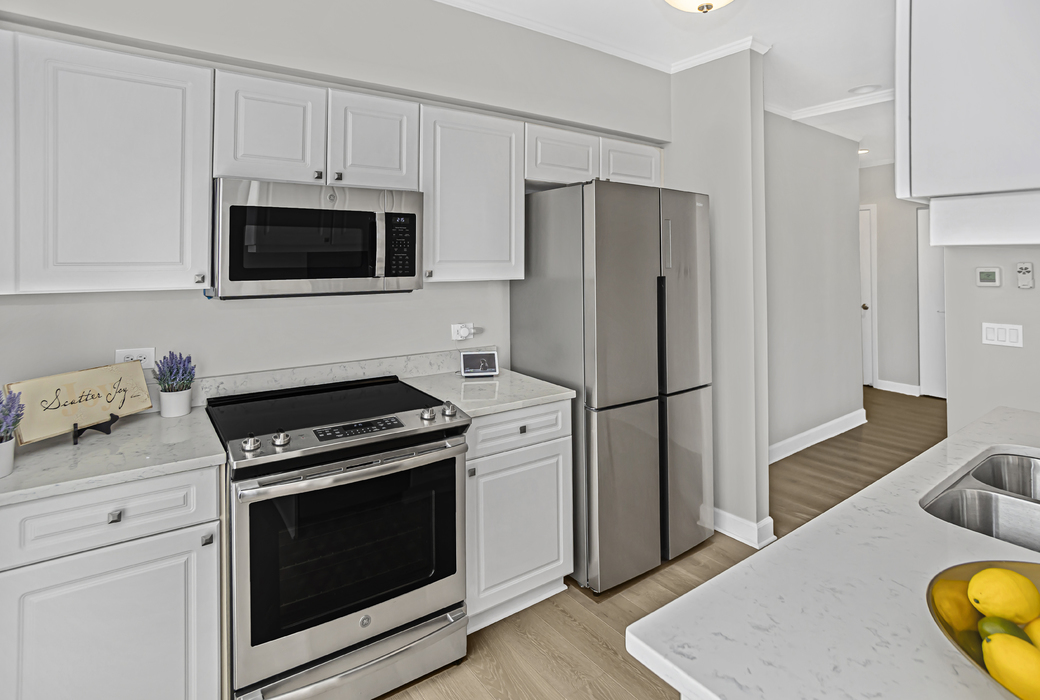 1421 Sherman Avenue Unit: 605