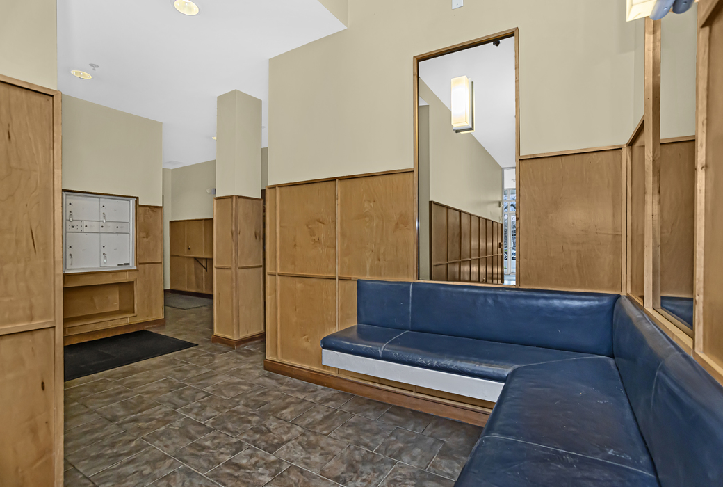 1421 Sherman Avenue Unit: 605