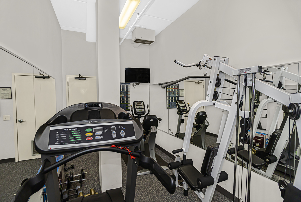 1421 Sherman Avenue Unit: 605