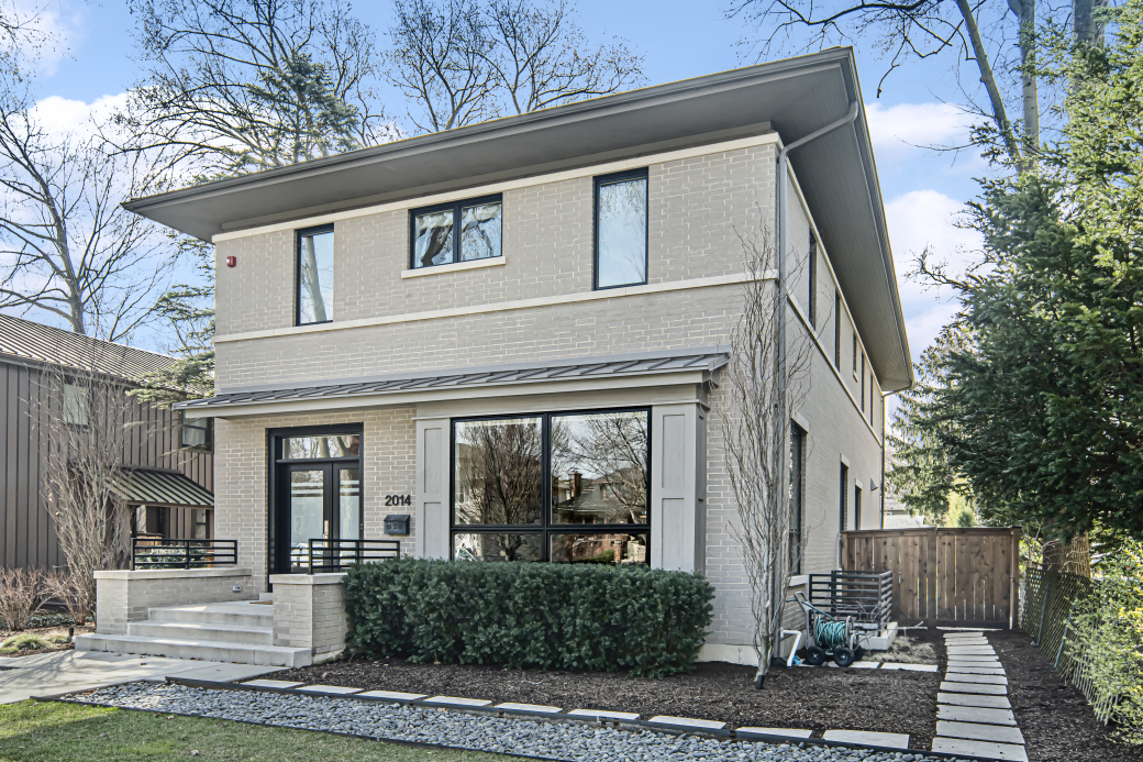 2014 LINCOLN Street