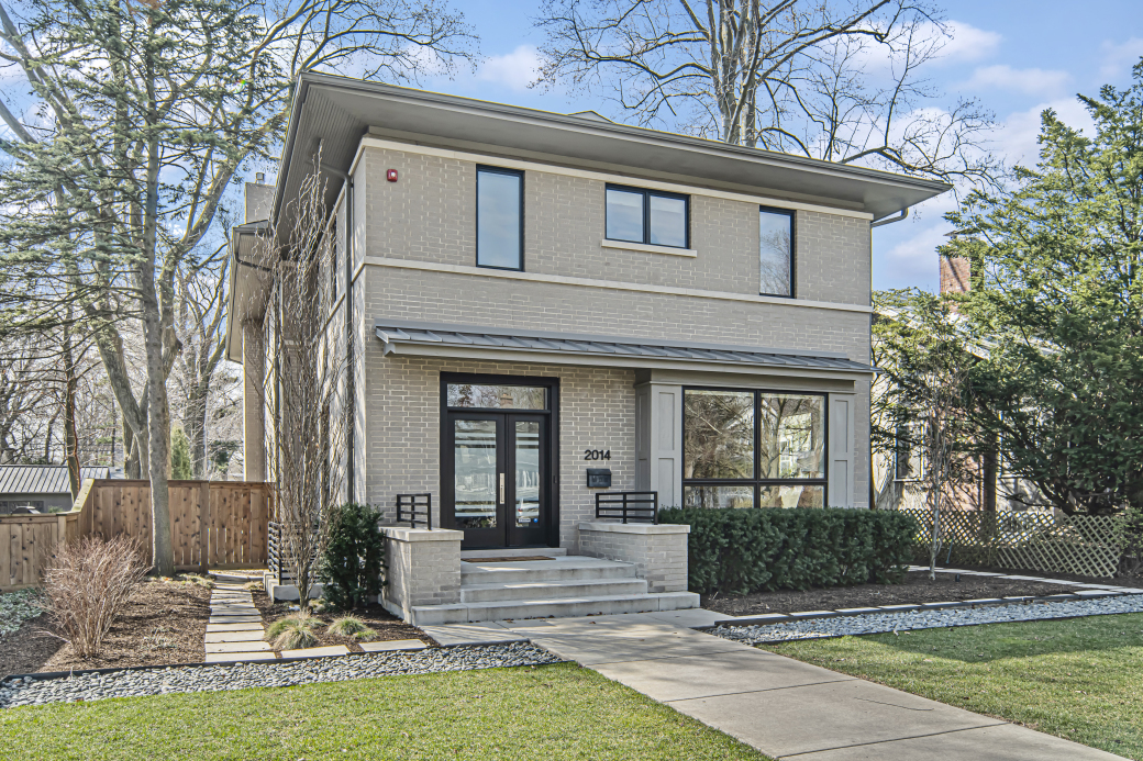 2014 LINCOLN Street