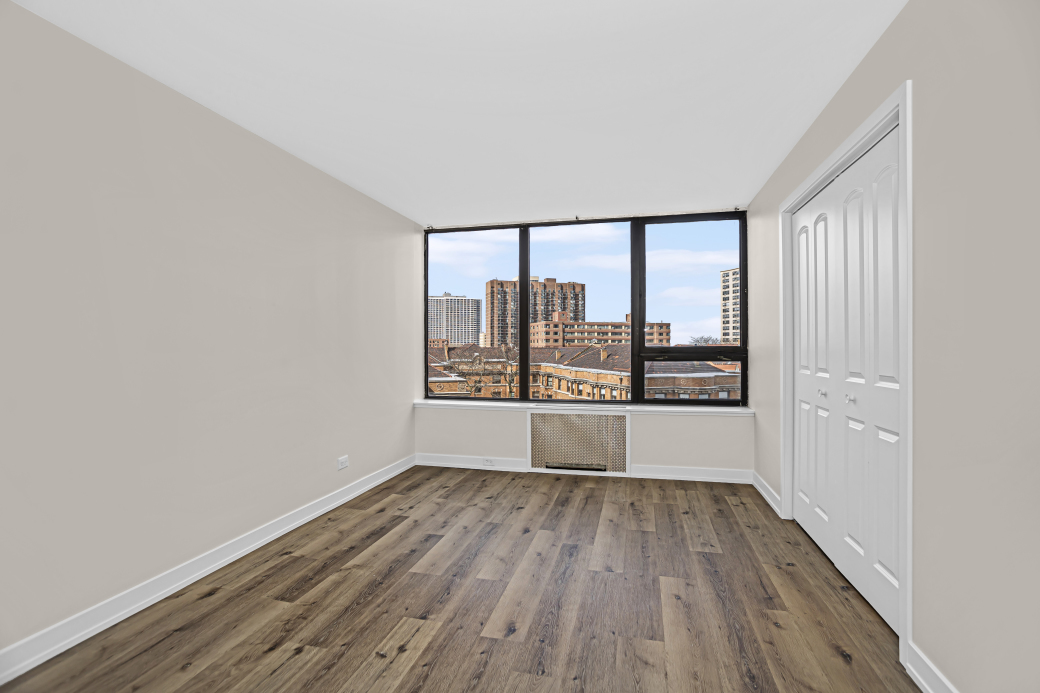 3930 N PINE GROVE Avenue Unit: 709