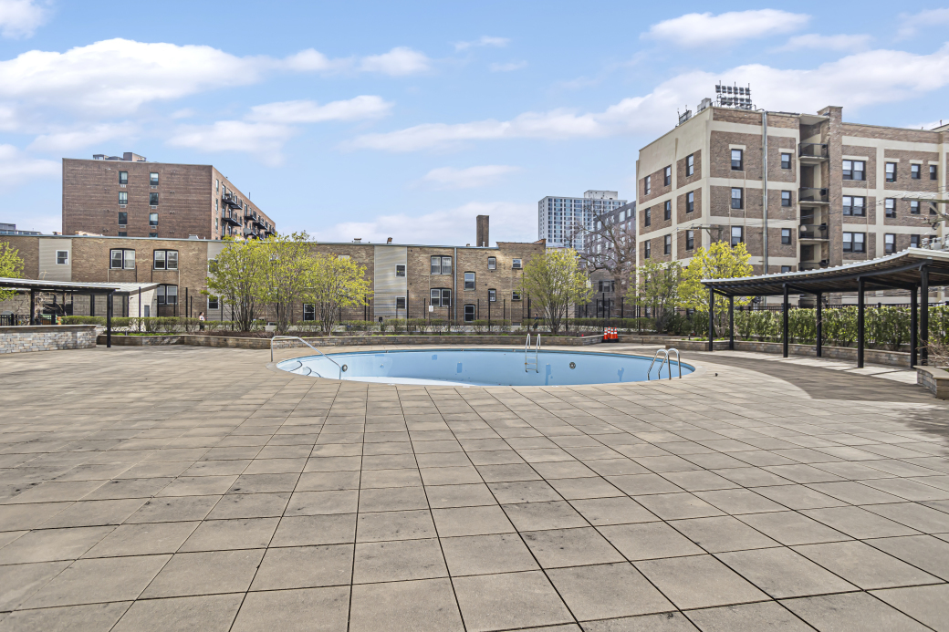 3930 N PINE GROVE Avenue Unit: 709