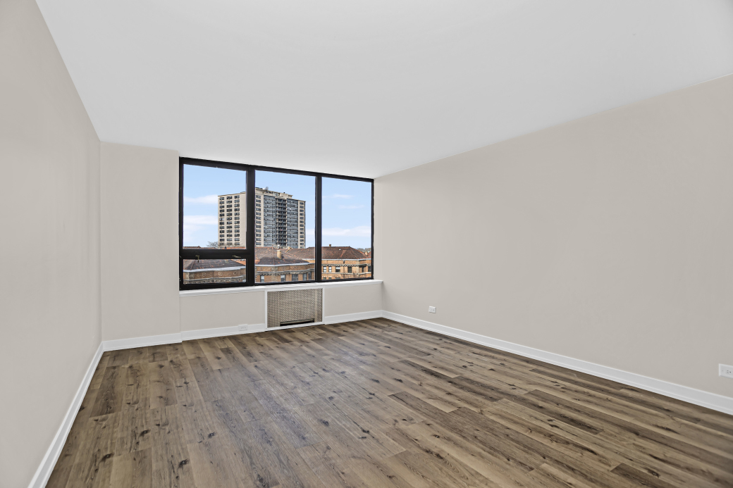 3930 N PINE GROVE Avenue Unit: 709