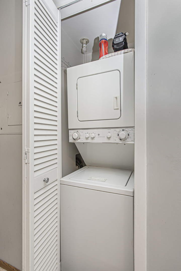 1015 Madison Street Unit: 402