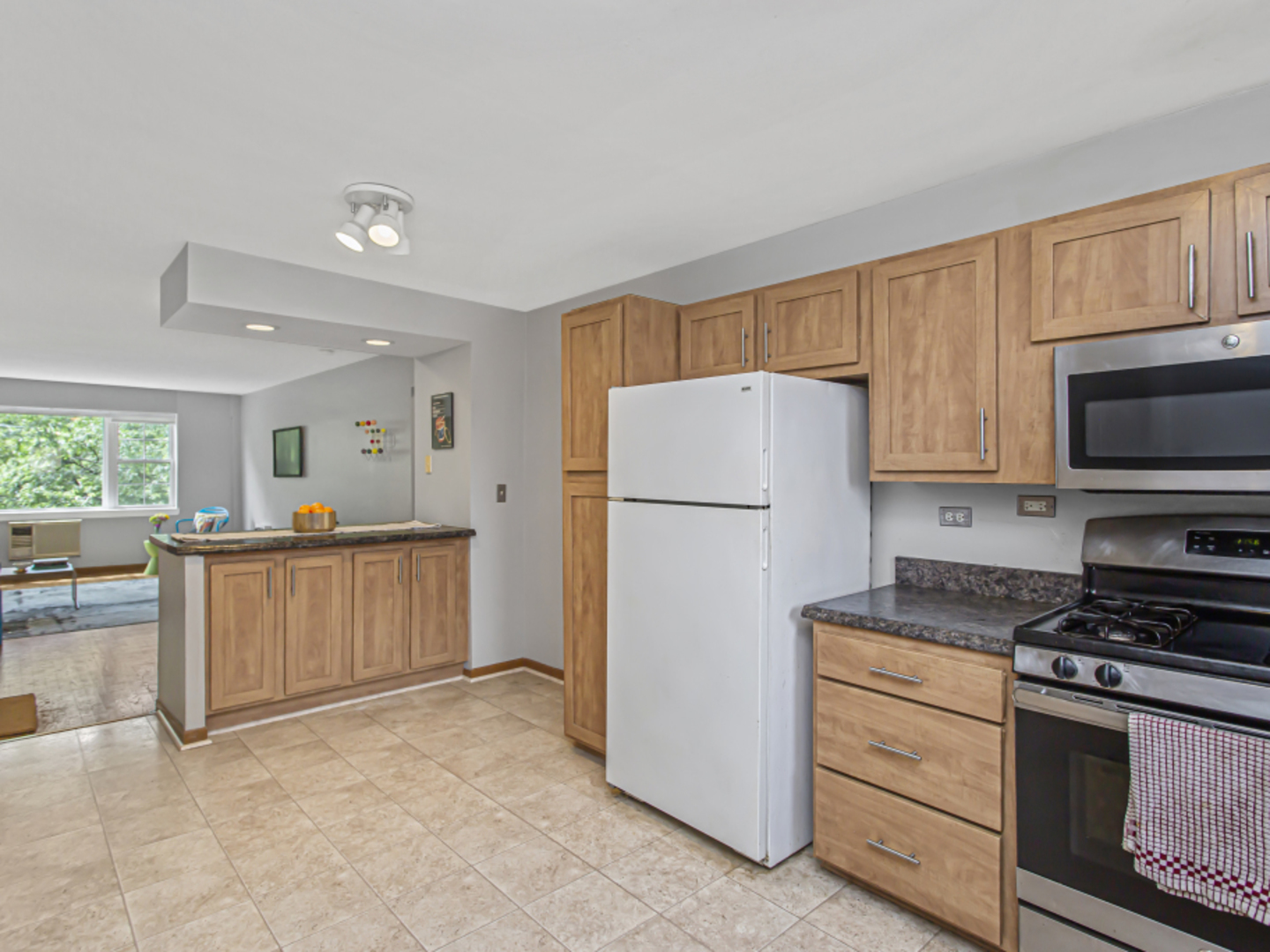 1015 Madison Street Unit: 402