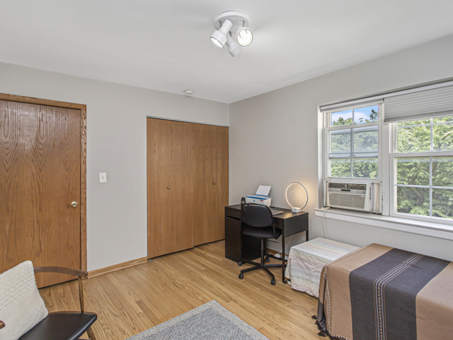 1015 Madison Street Unit: 402