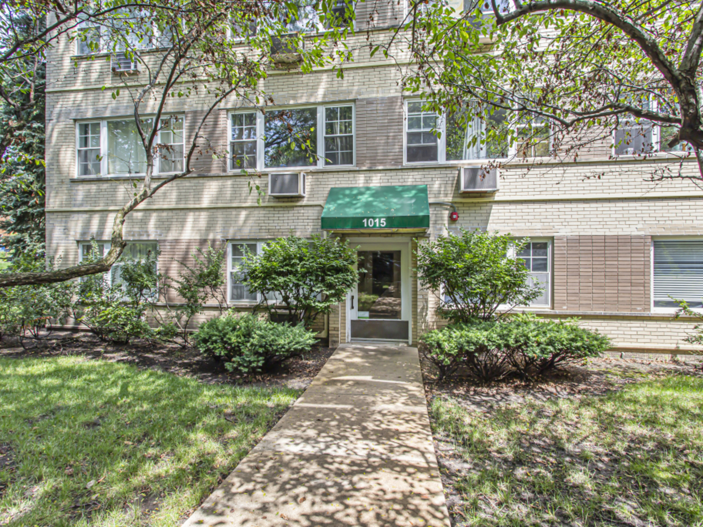 1015 Madison Street Unit: 402