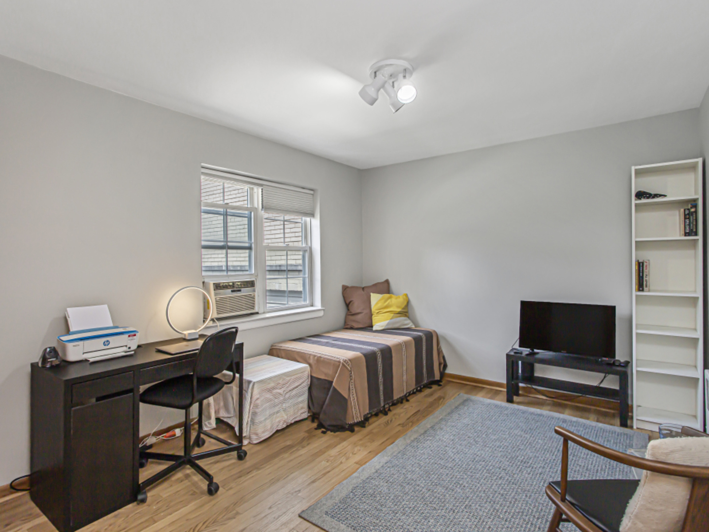 1015 Madison Street Unit: 402