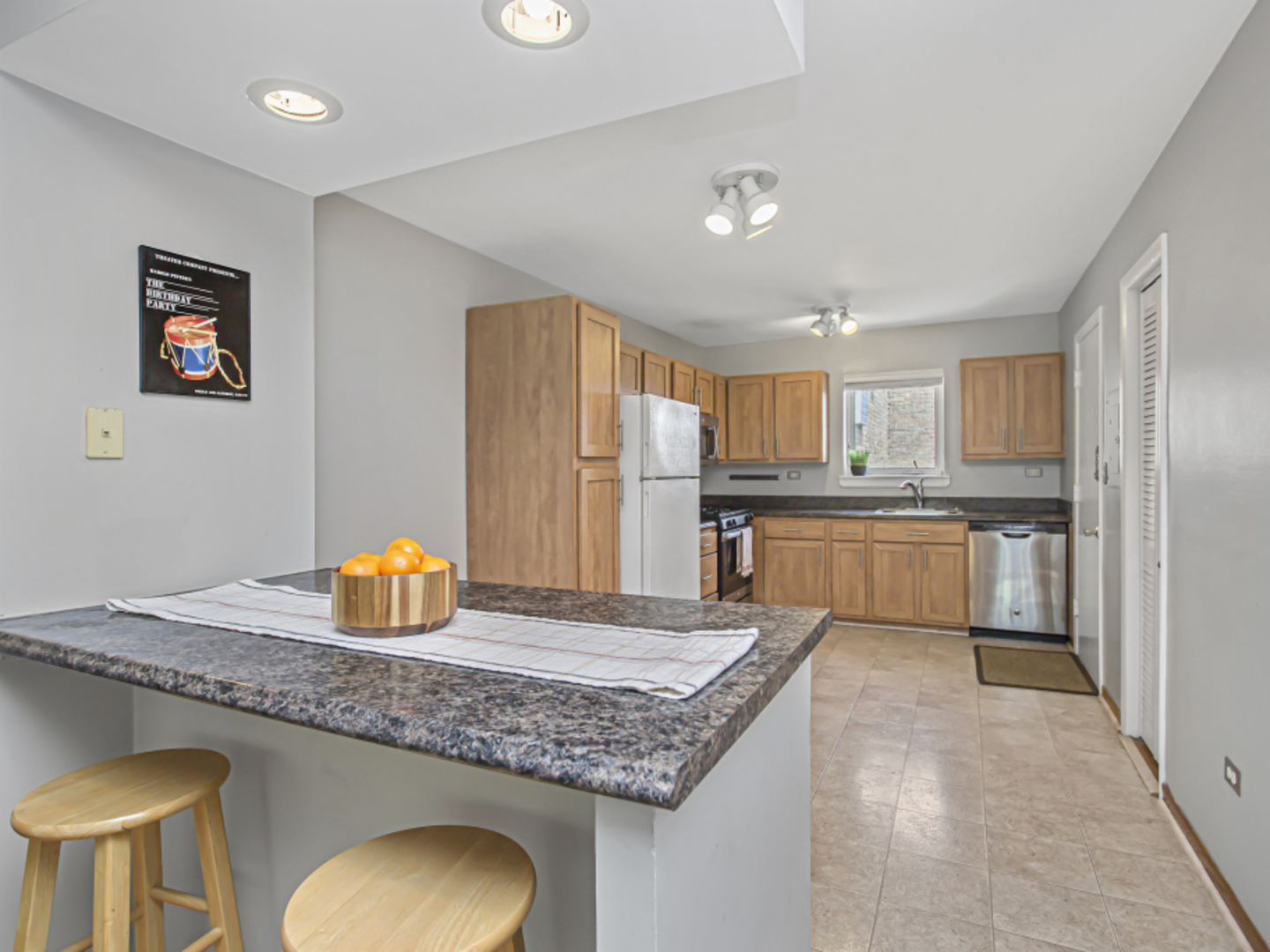 1015 Madison Street Unit: 402