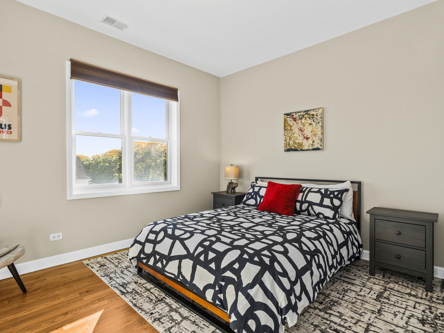 4135 N Kedvale Avenue Unit: 402