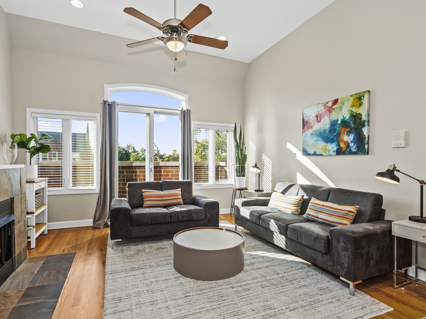 4135 N Kedvale Avenue Unit: 402