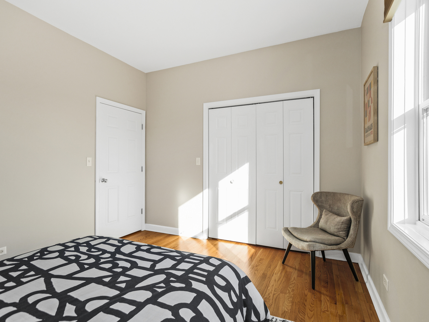 4135 N Kedvale Avenue Unit: 402