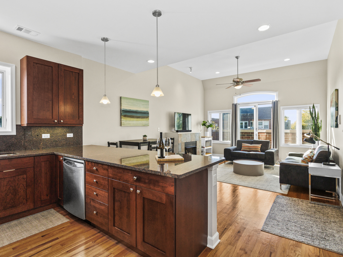 4135 N Kedvale Avenue Unit: 402