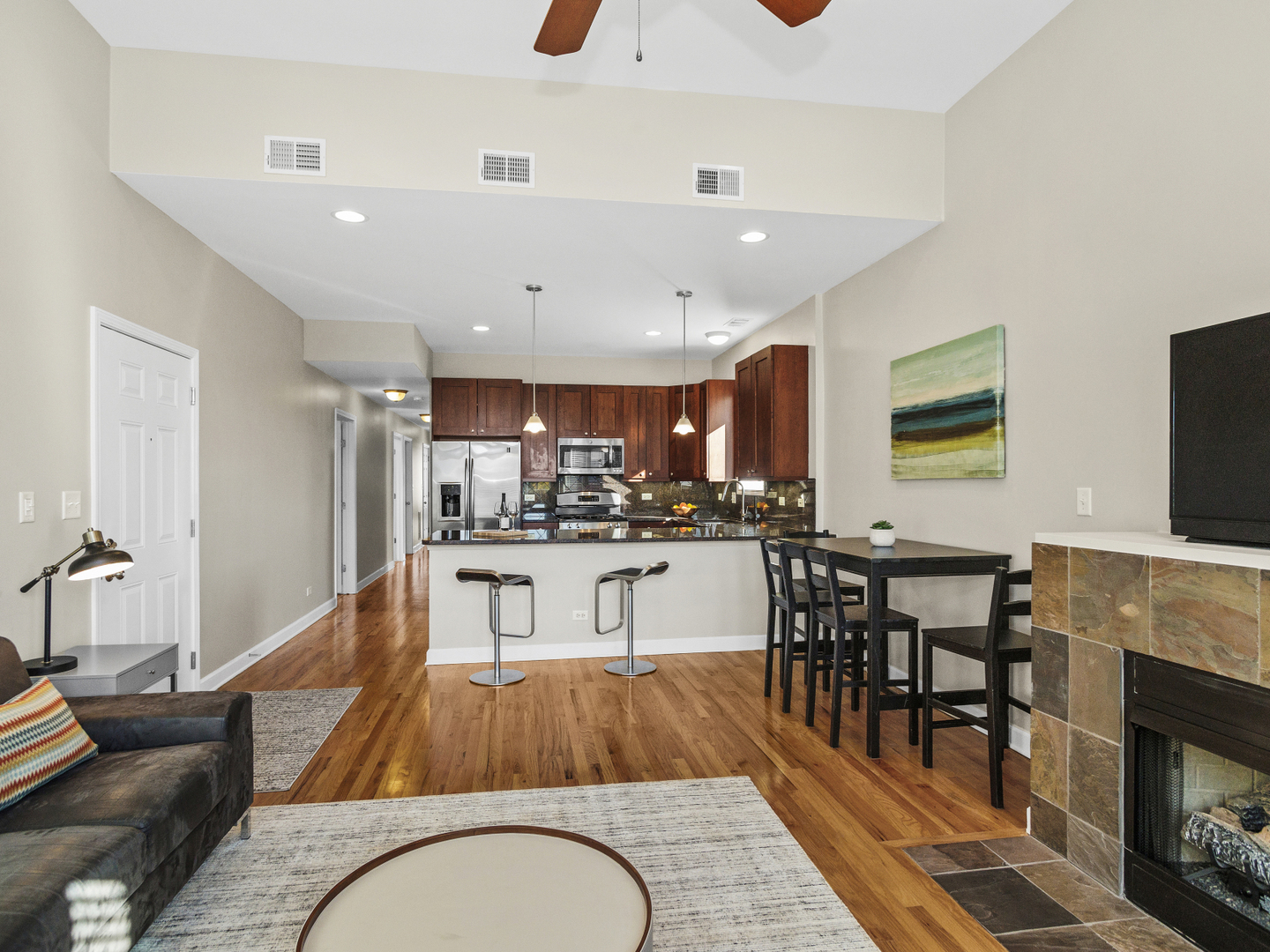 4135 N Kedvale Avenue Unit: 402