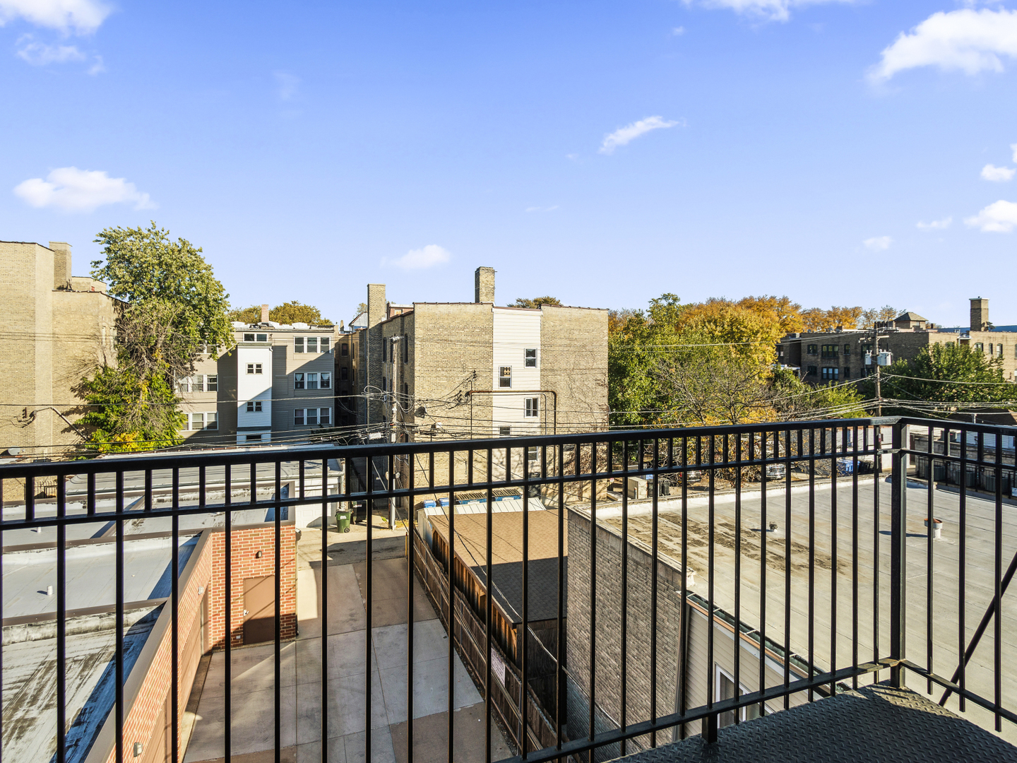 4135 N Kedvale Avenue Unit: 402