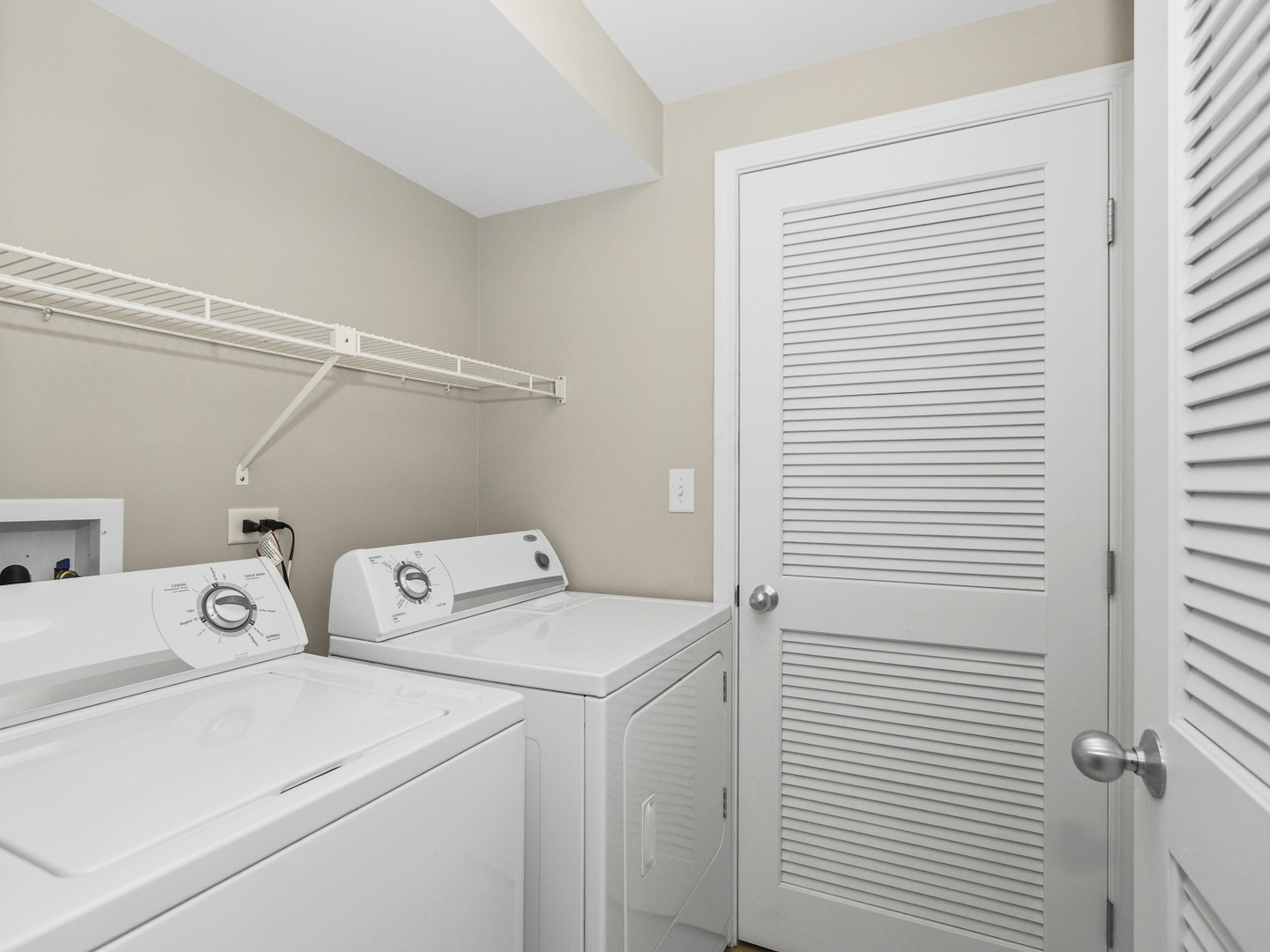 4135 N Kedvale Avenue Unit: 402