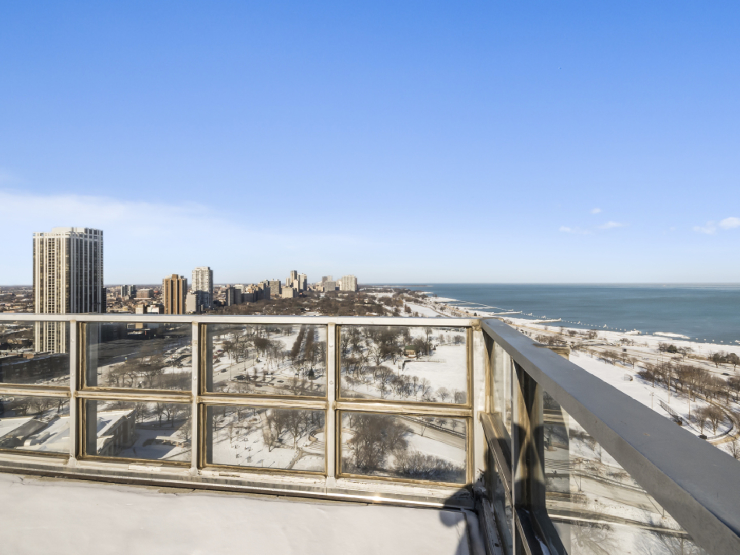 1555 N Dearborn Parkway Unit: 18D