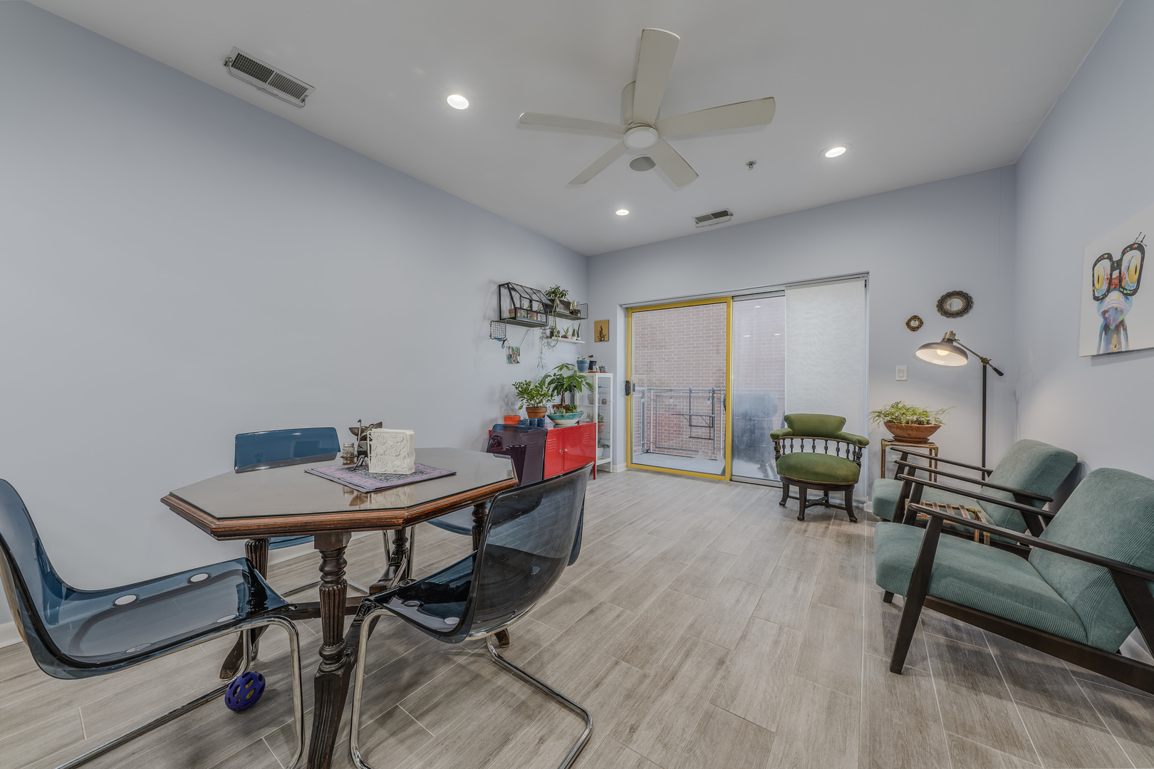 1210 Chicago Avenue Unit: 405A