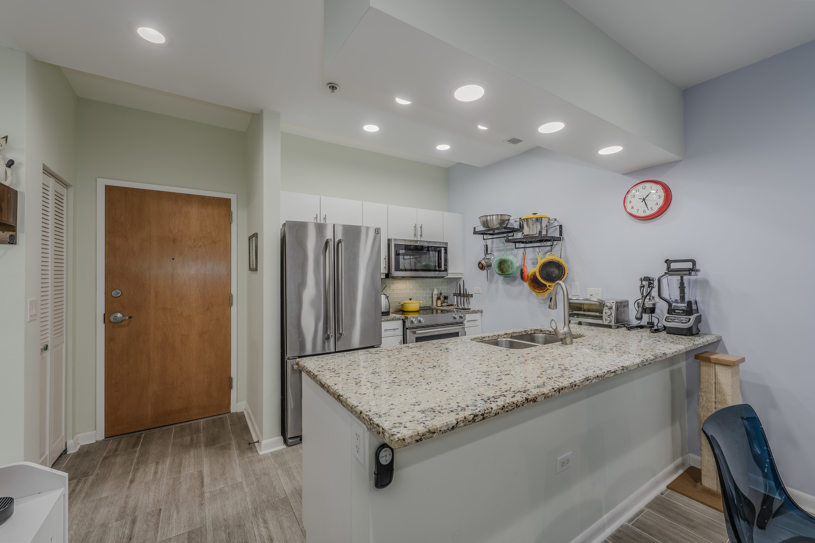 1210 Chicago Avenue Unit: 405A