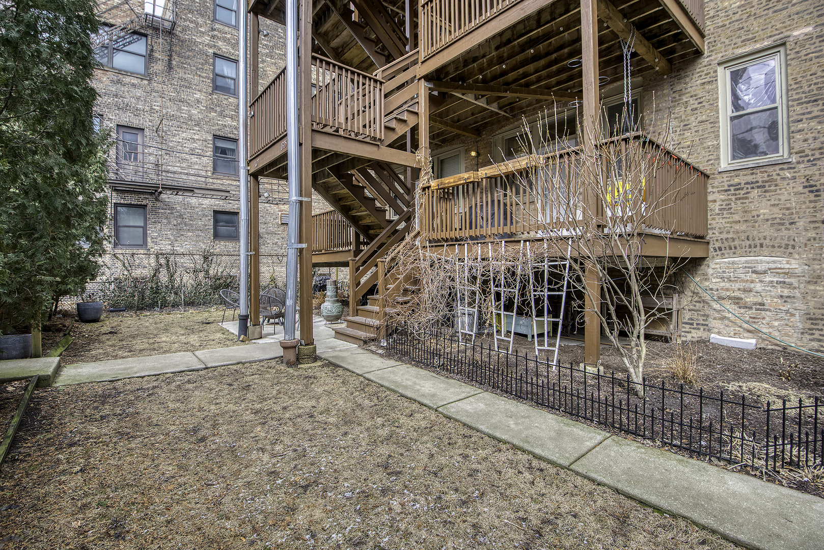 1325 W Albion Avenue Unit: 3