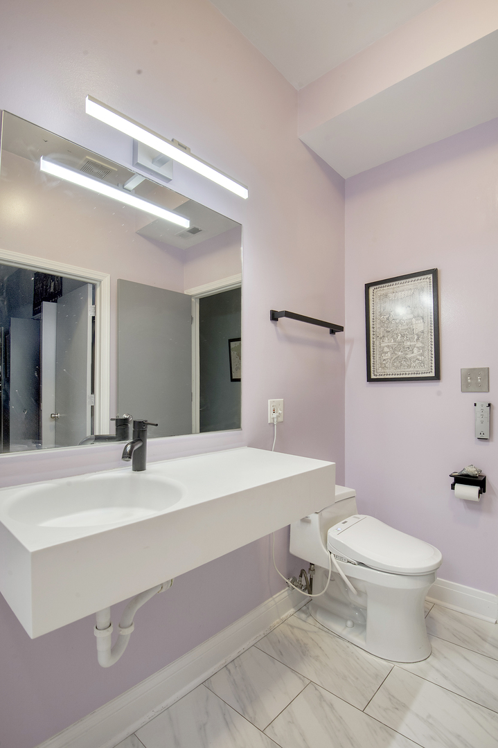 1325 W Albion Avenue Unit: 3