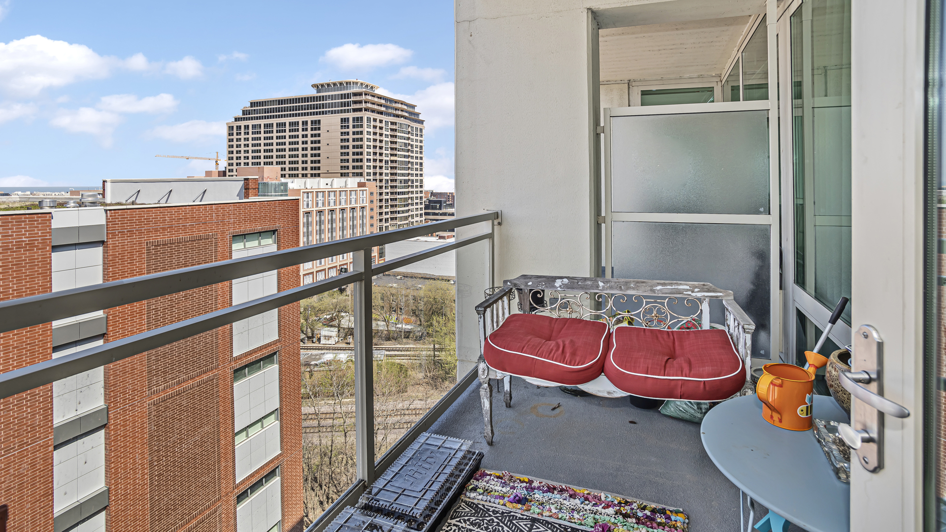 1570 Elmwood Avenue Unit: 1406