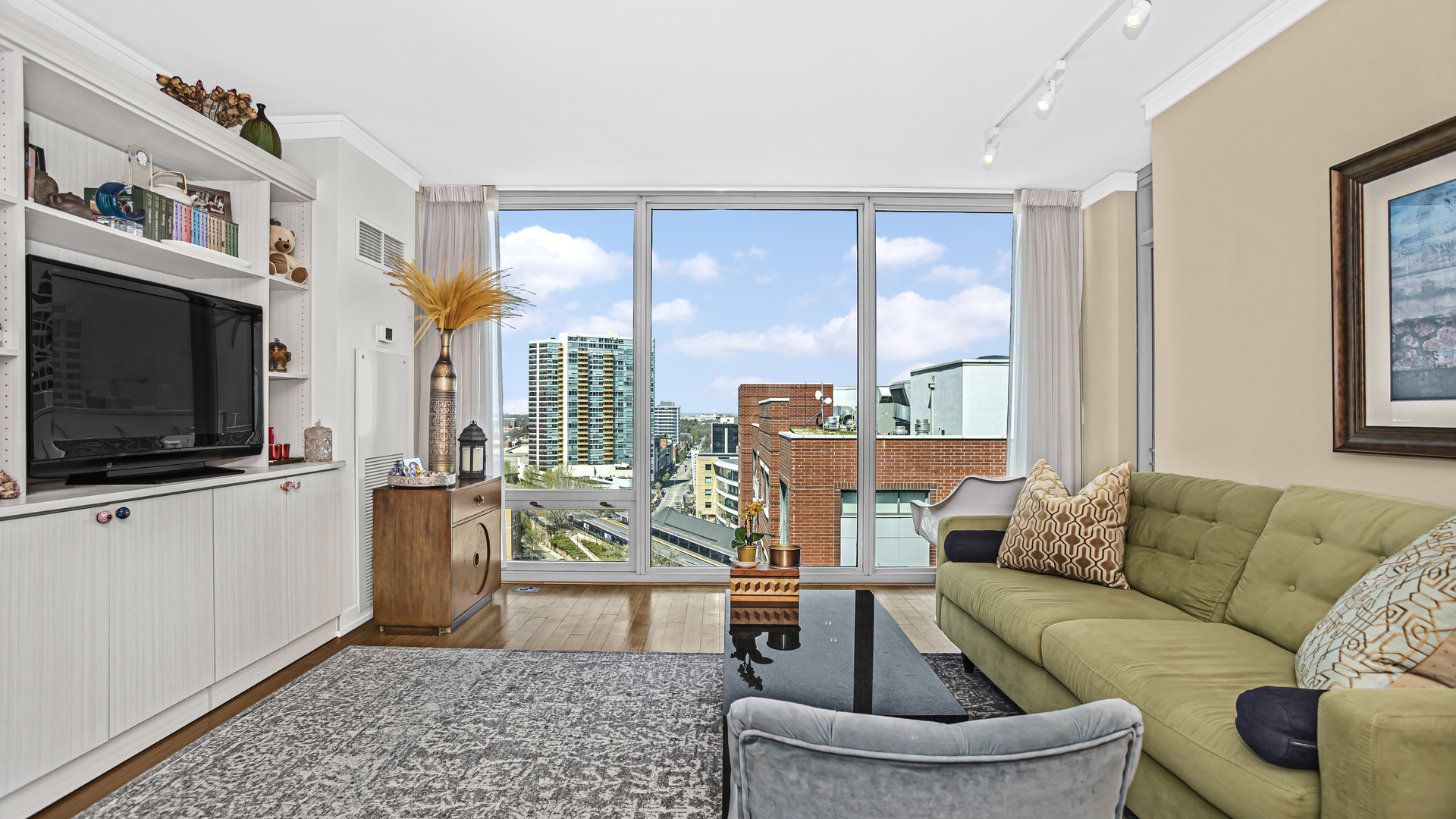 1570 Elmwood Avenue Unit: 1406