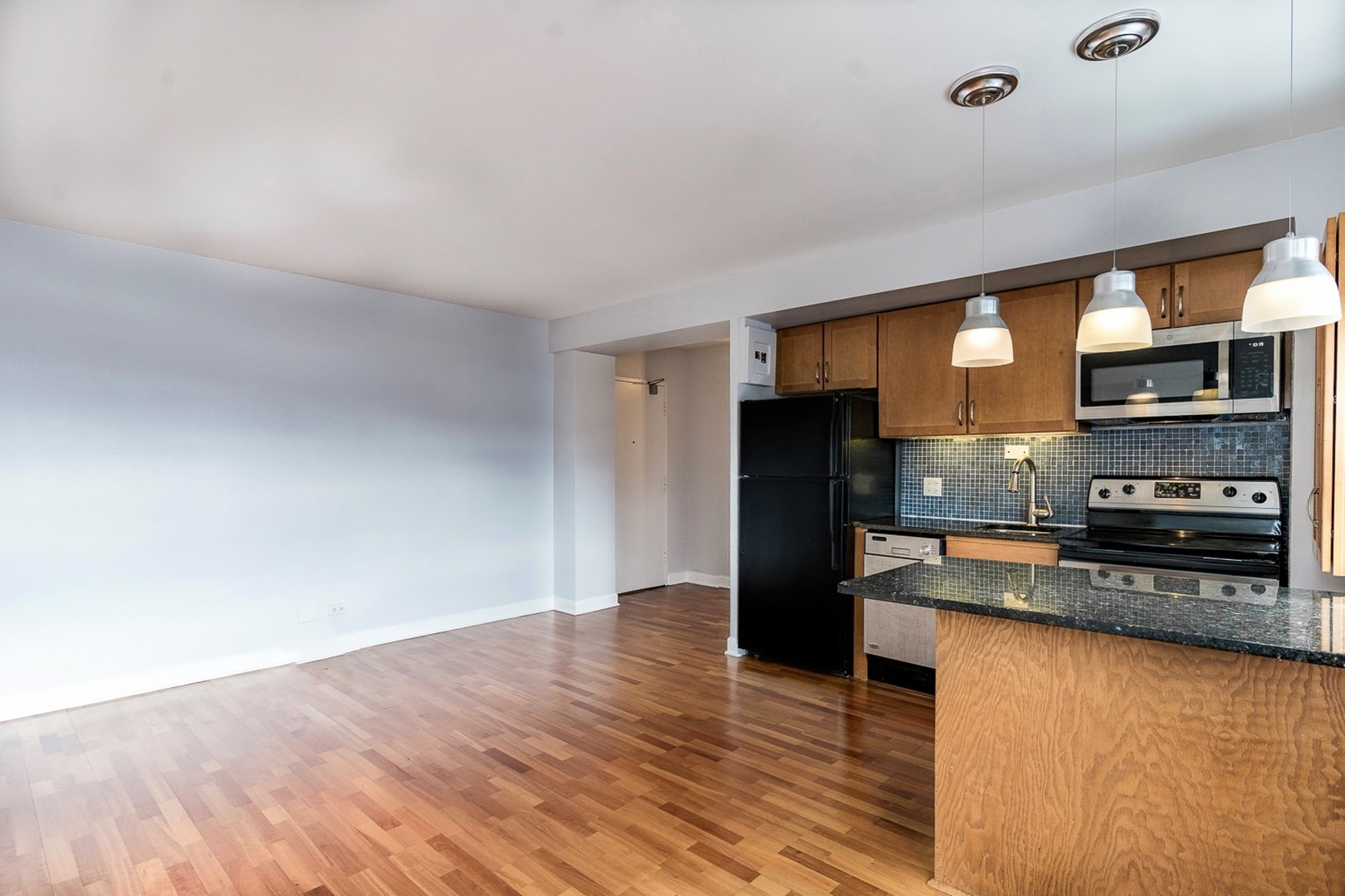 4960 N Marine Drive Unit: 616