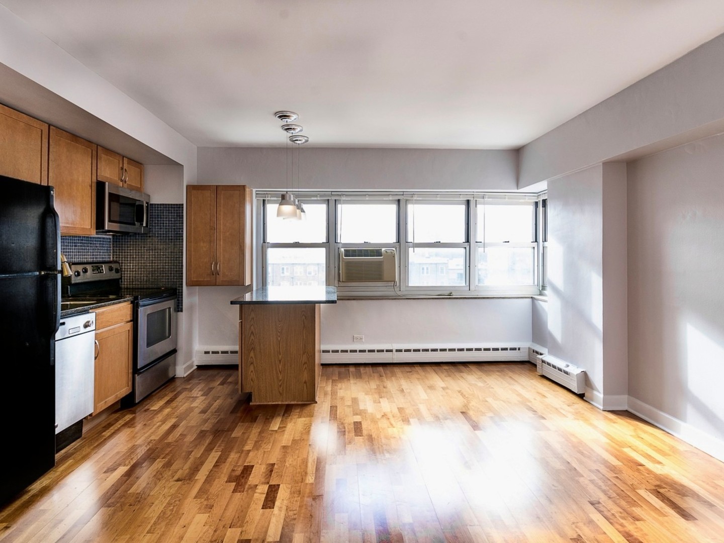 4960 N Marine Drive Unit: 616