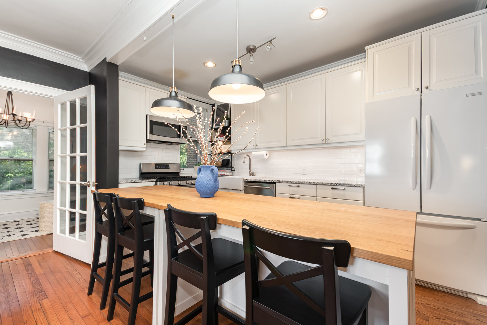 721 Emerson Street Unit: 2W