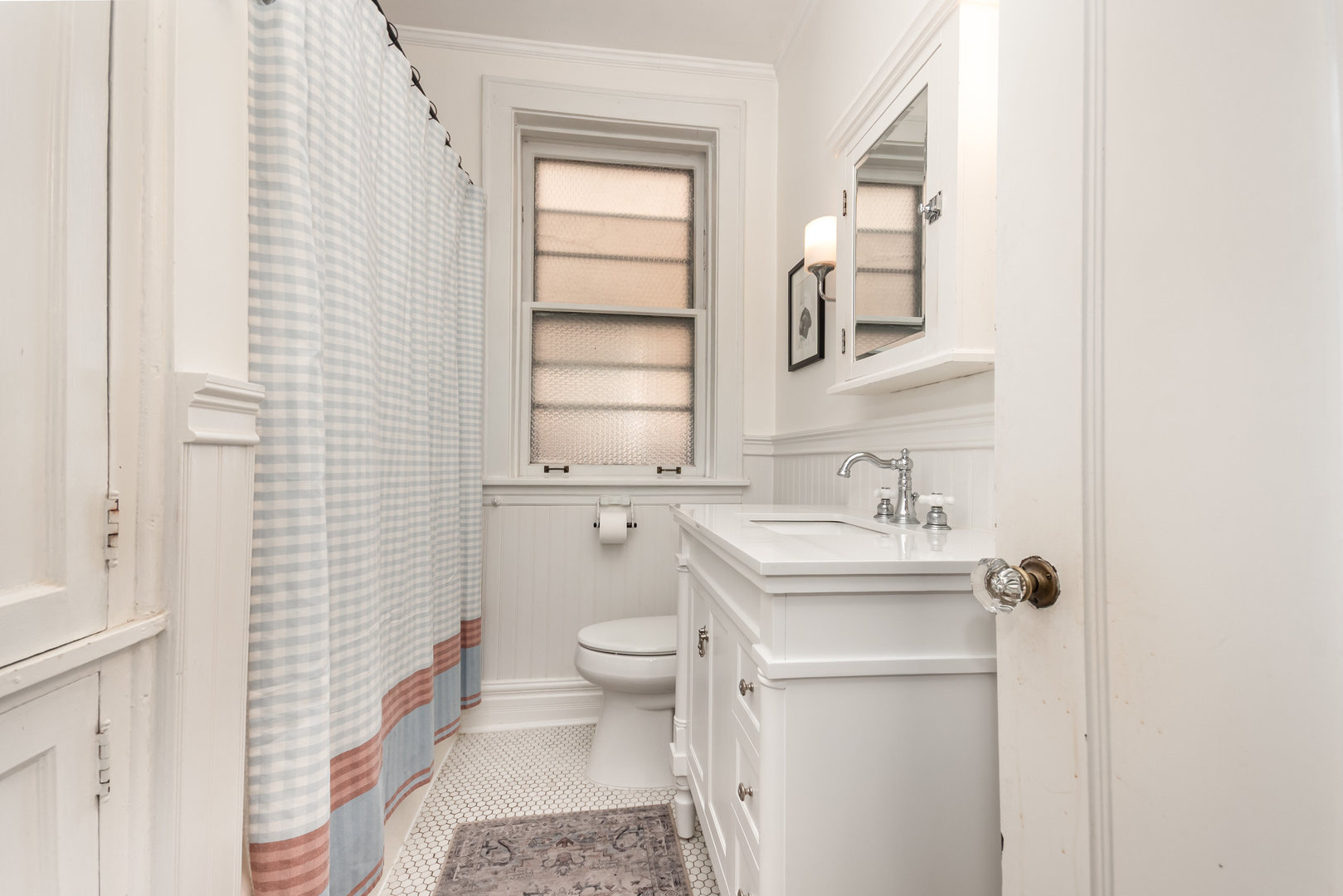 721 Emerson Street Unit: 2W