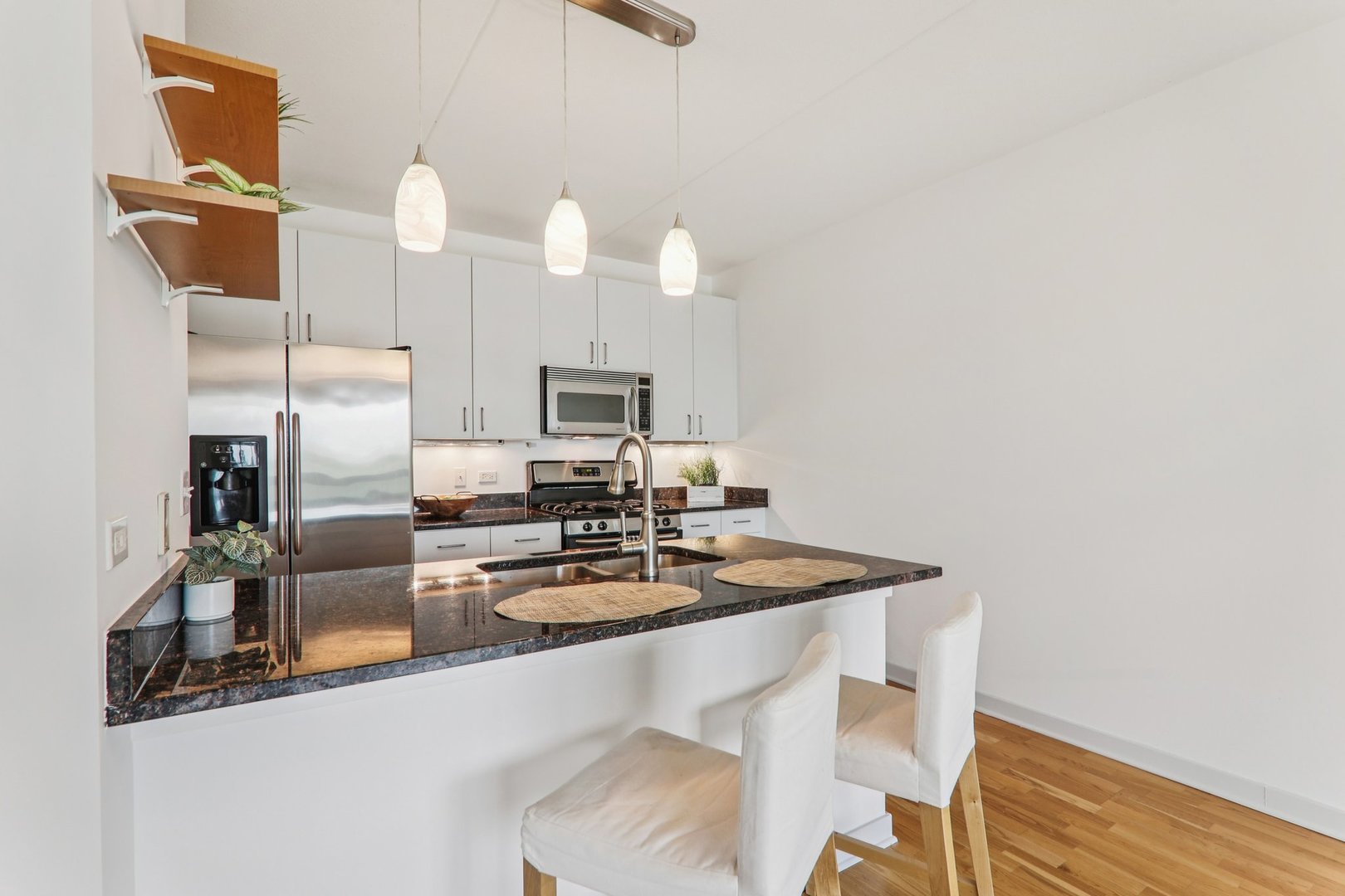 900 Chicago Avenue Unit: 416