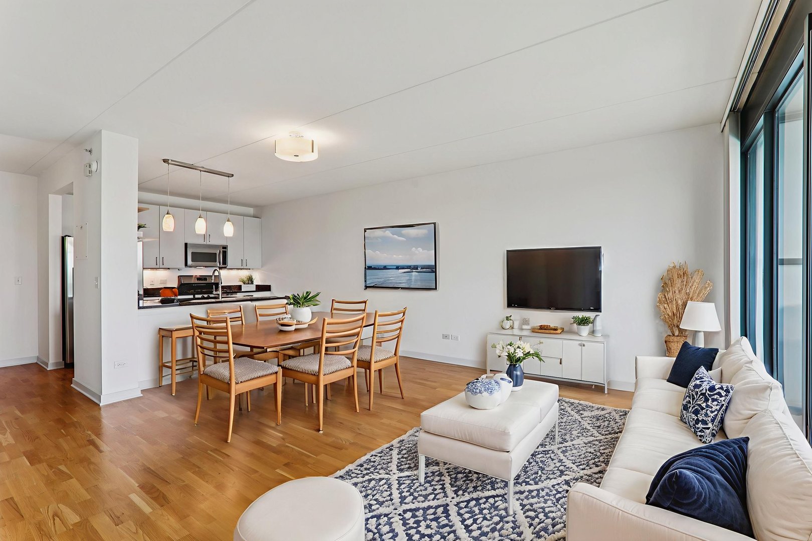 900 Chicago Avenue Unit: 416