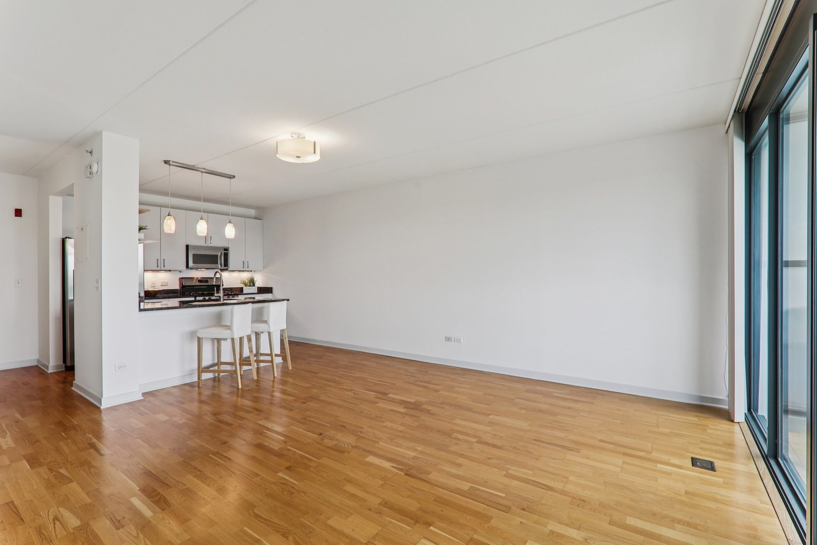 900 Chicago Avenue Unit: 416