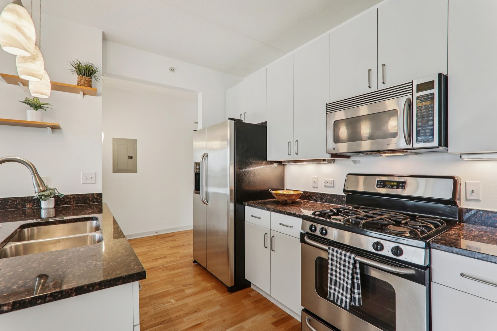900 Chicago Avenue Unit: 416