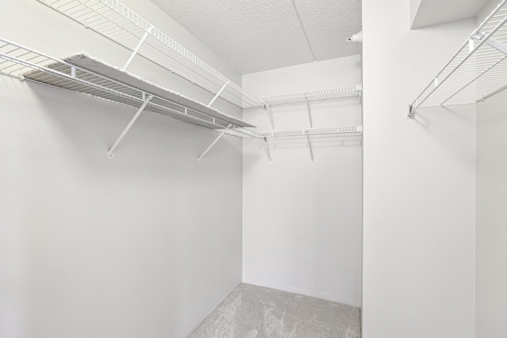 811 Chicago Avenue Unit: 309