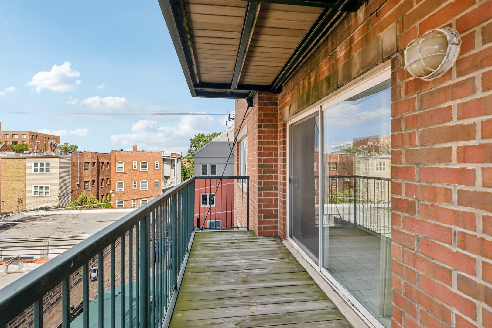 811 Chicago Avenue Unit: 309