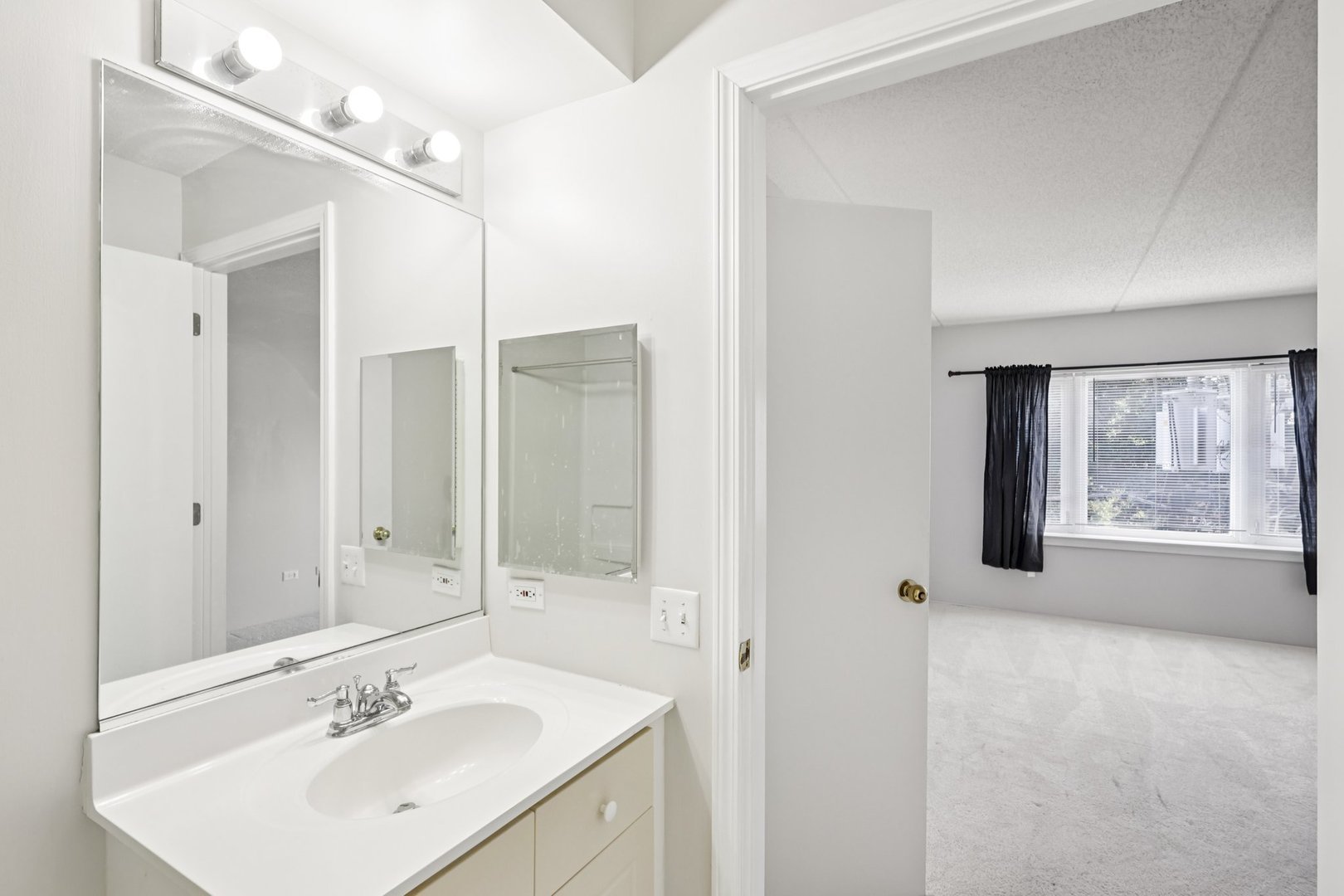 811 Chicago Avenue Unit: 309