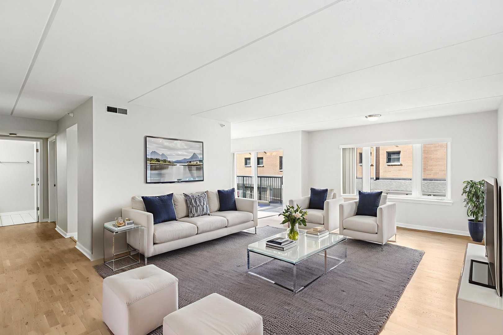 811 Chicago Avenue Unit: 309