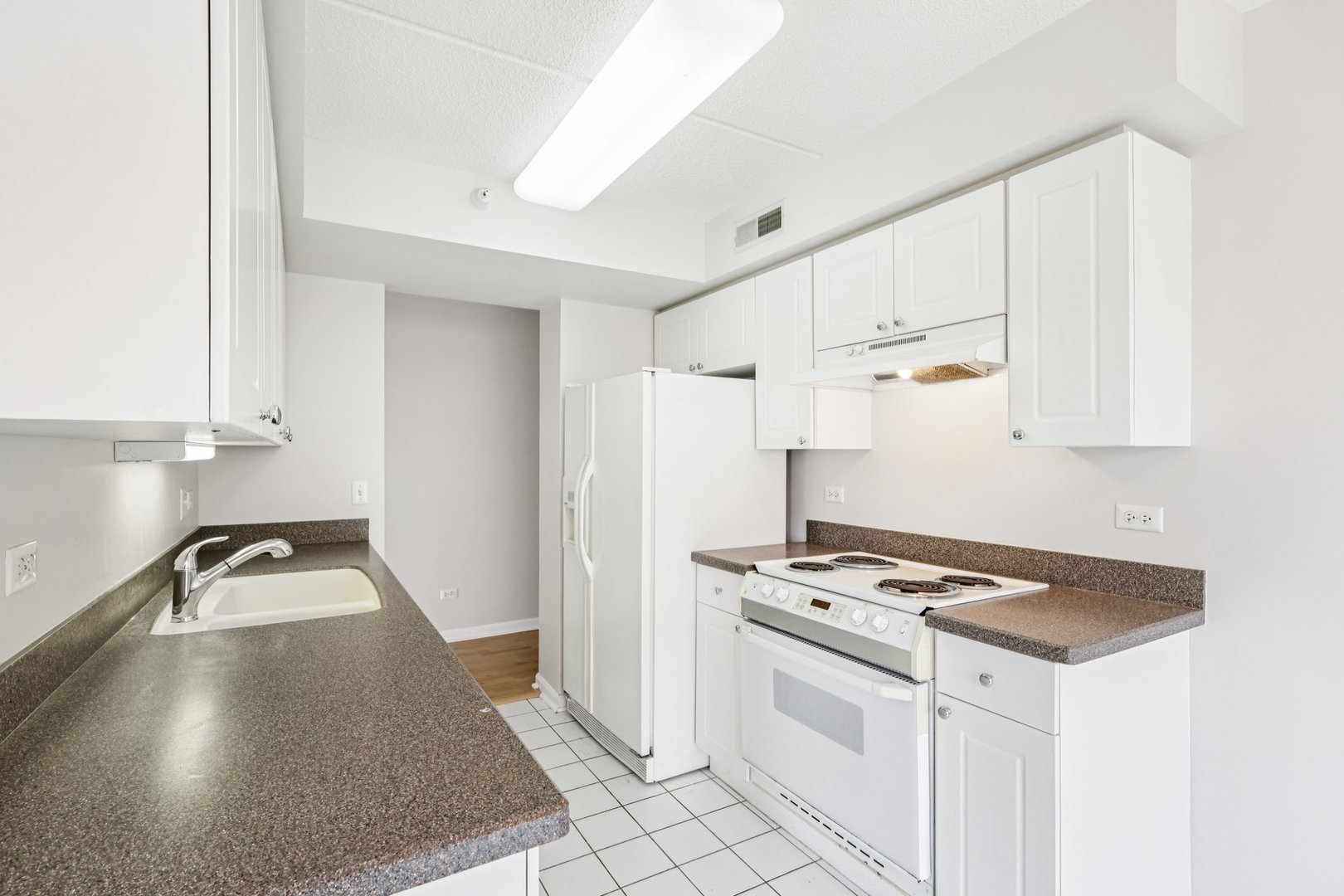 811 Chicago Avenue Unit: 309