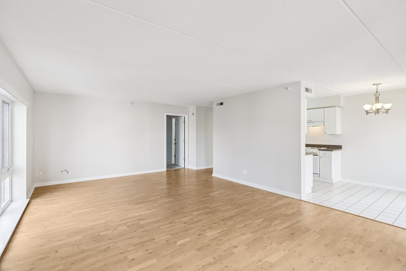 811 Chicago Avenue Unit: 309