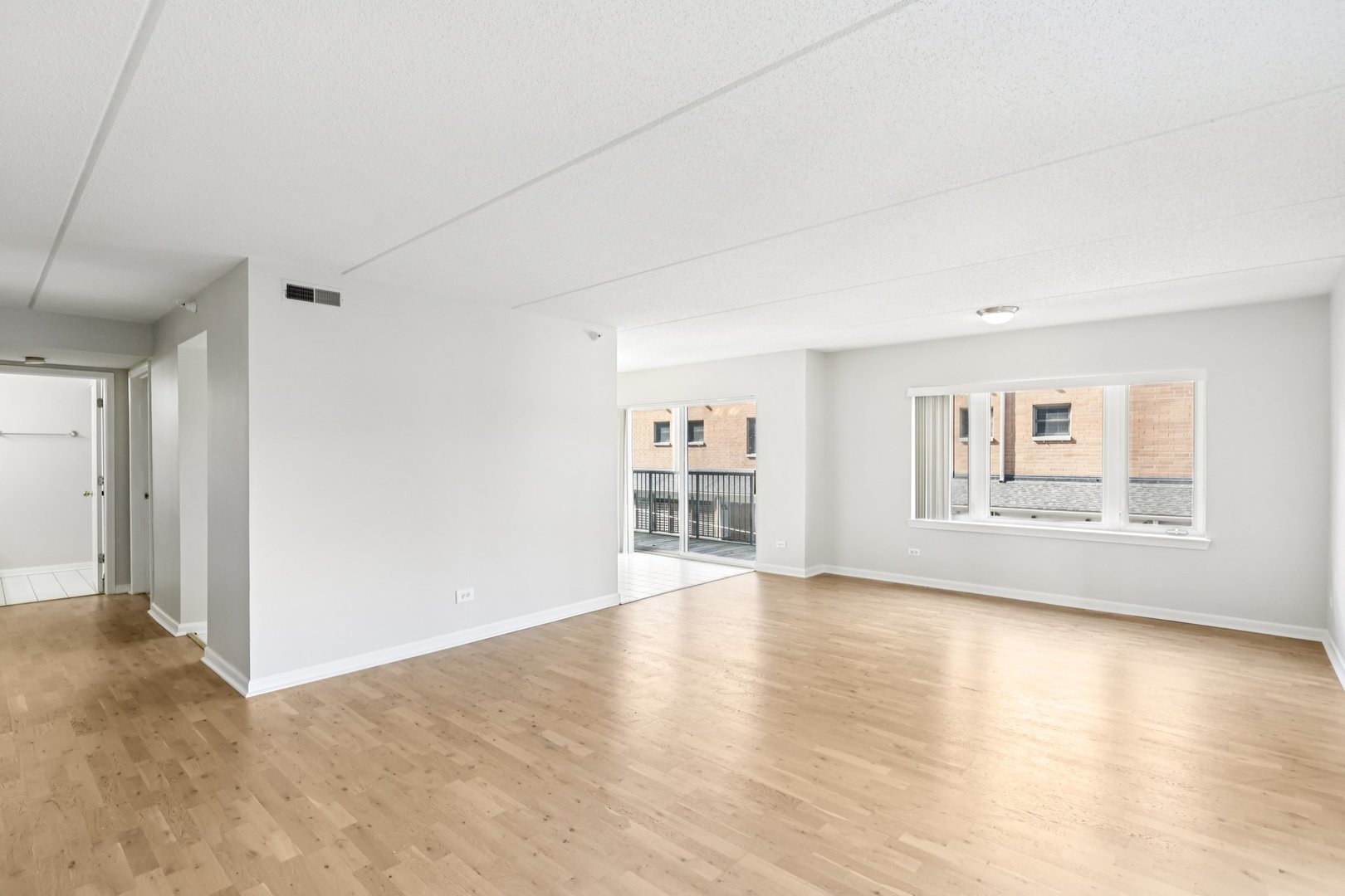 811 Chicago Avenue Unit: 309