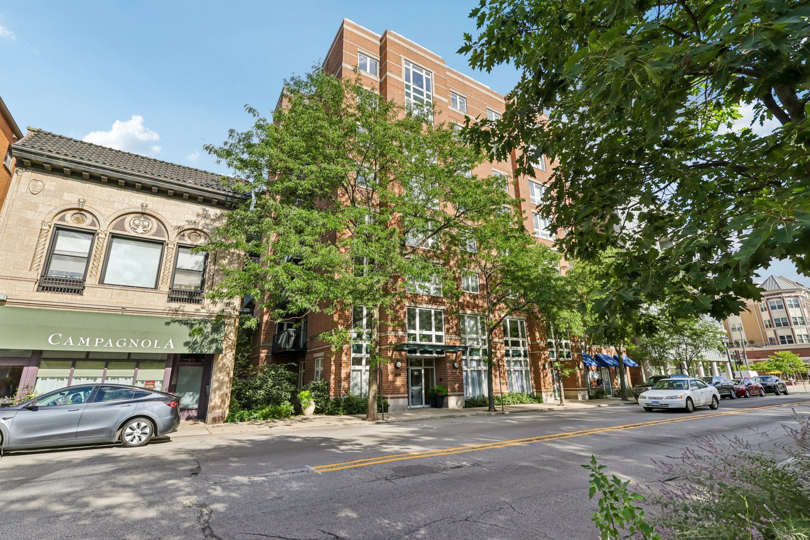 811 Chicago Avenue Unit: 309