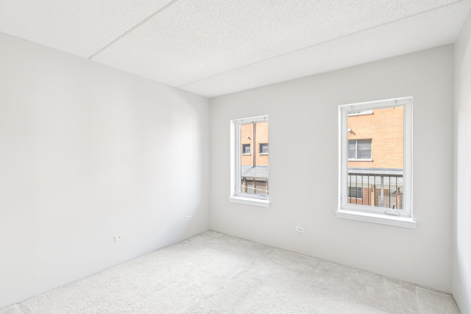 811 Chicago Avenue Unit: 309