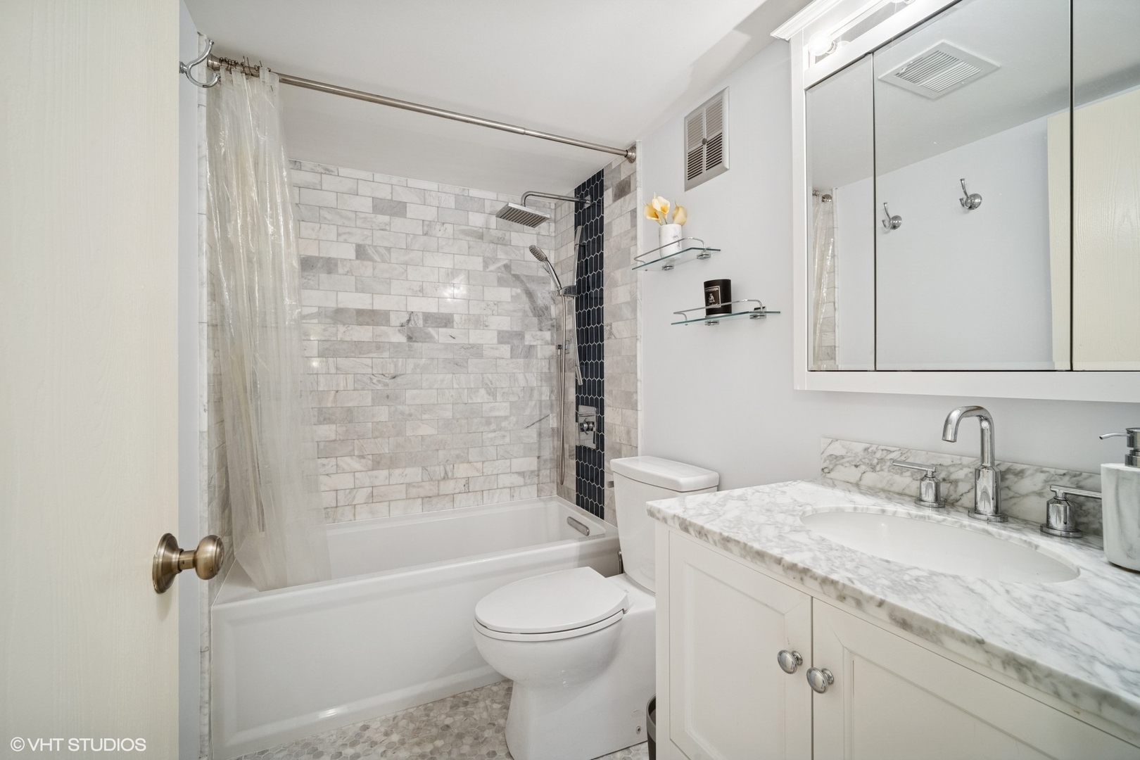 1738 Chicago Avenue Unit: 502