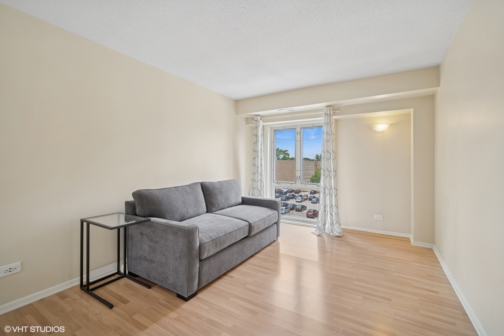 1738 Chicago Avenue Unit: 502