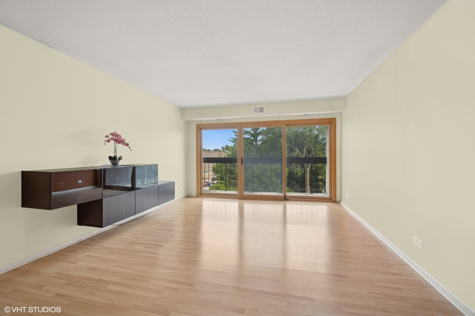 1738 Chicago Avenue Unit: 502